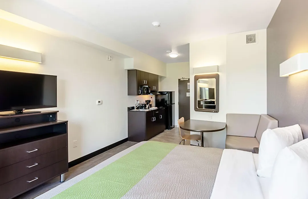 Studio 6 Austin Airport-1